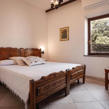 A Pochi Passi A Piedi Dalla Pelosa Stintino