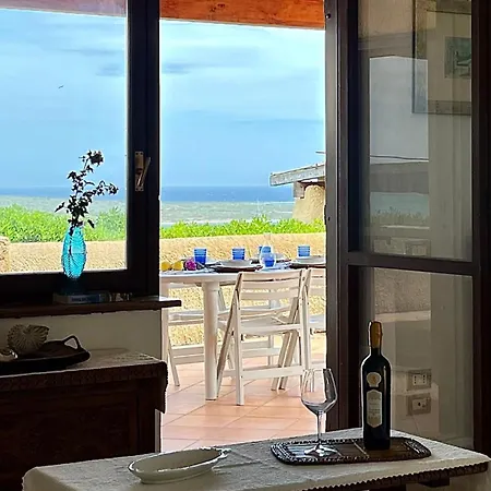 A Pochi Passi A Piedi Dalla Pelosa