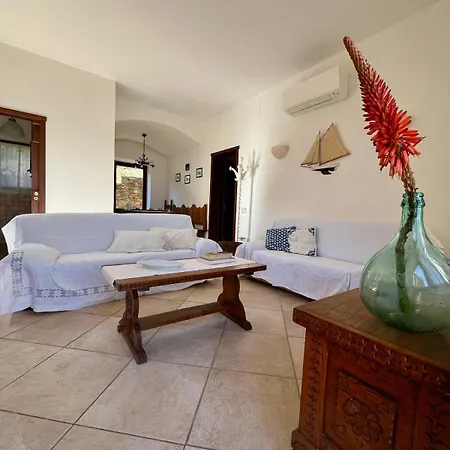 A Pochi Passi A Piedi Dalla Pelosa